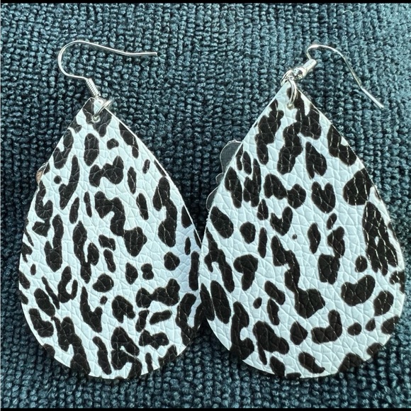 Earrings/Dangle/ CowPrint/ Turquoise/ Silver Jewelry - Picture 2 of 5